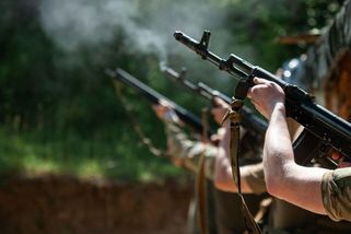 Zprávy z bojiště: Obklíčení vojáci jedí myši. Rusové si zatím kreslí úspěchy - Seznam Zprávy
